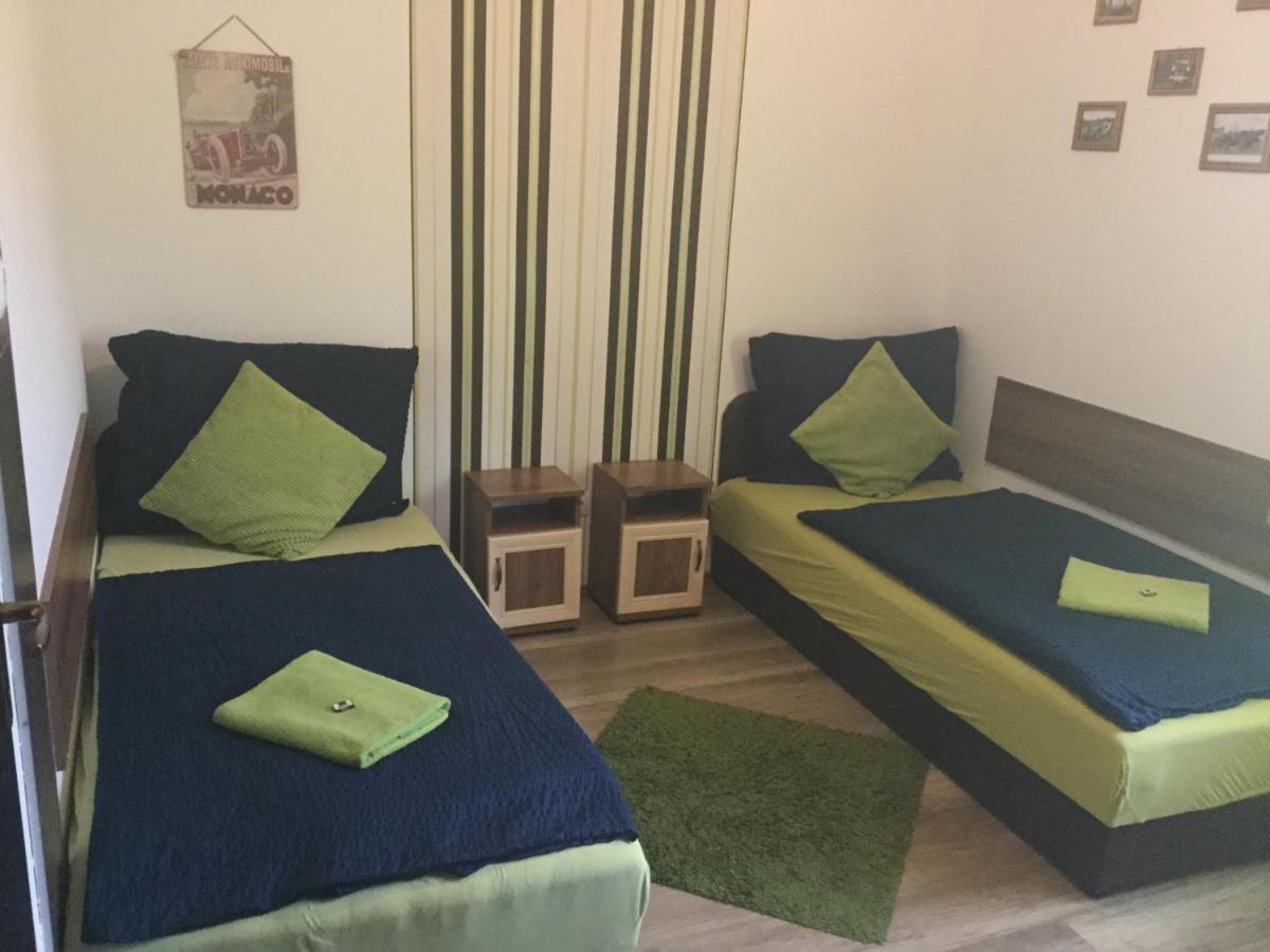 וולדן אם וורתרסי Old'S Car Zimmer & Apartment Vermietung מראה חיצוני תמונה