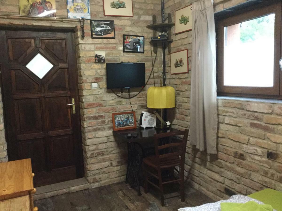 וולדן אם וורתרסי Old'S Car Zimmer & Apartment Vermietung מראה חיצוני תמונה