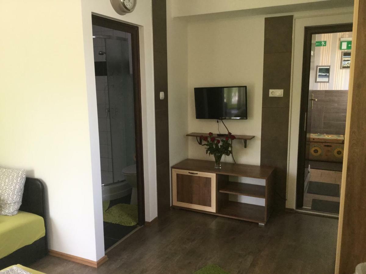 וולדן אם וורתרסי Old'S Car Zimmer & Apartment Vermietung מראה חיצוני תמונה