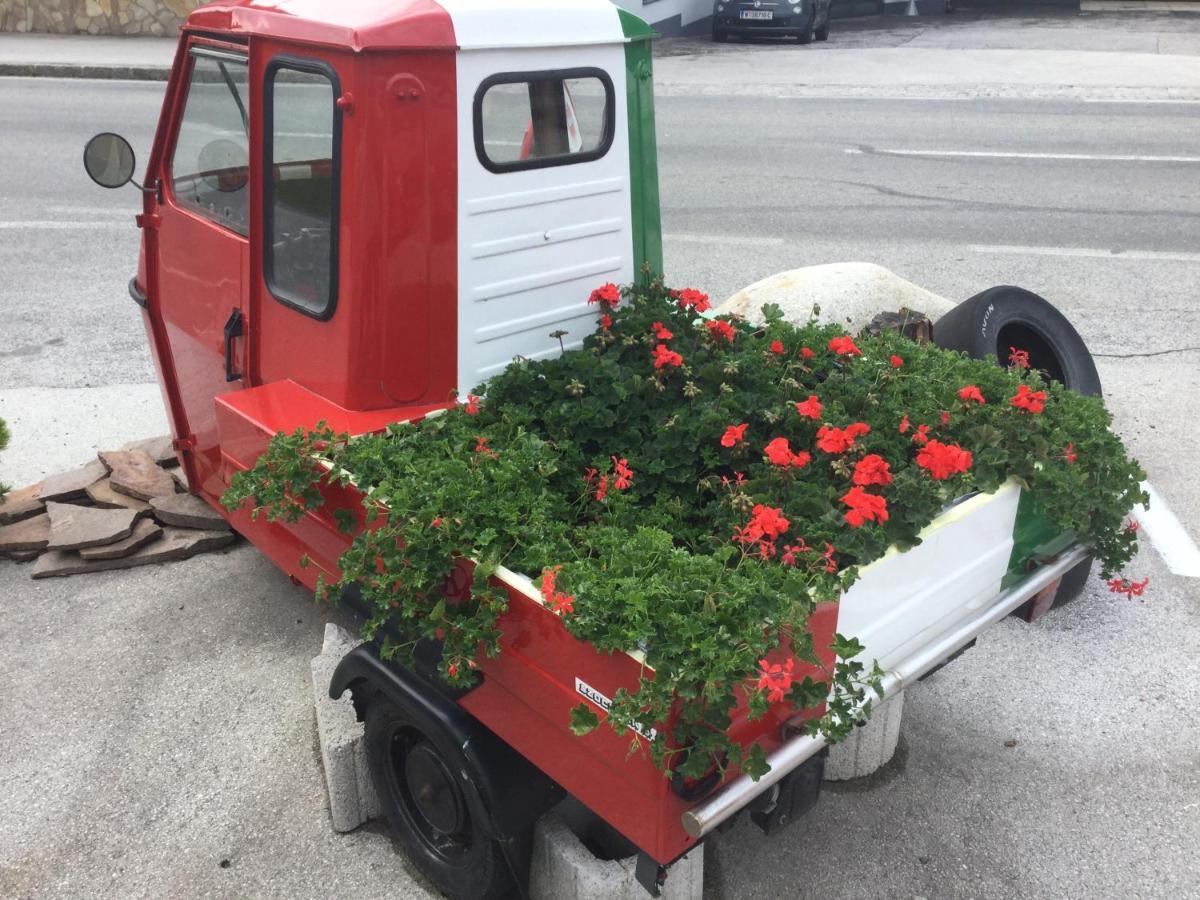 וולדן אם וורתרסי Old'S Car Zimmer & Apartment Vermietung מראה חיצוני תמונה